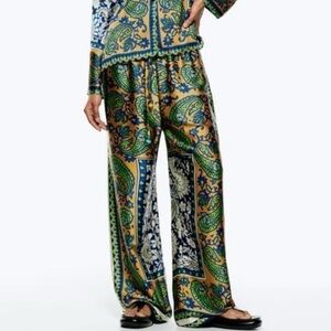 NWT Zara Paisley print pants S